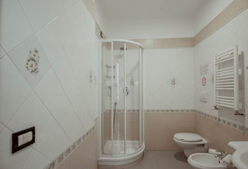 Fotos del hotel Albergo Marisa:  5