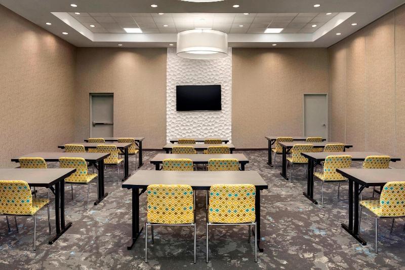 هتل Aloft Jacksonville Tapestry Park
