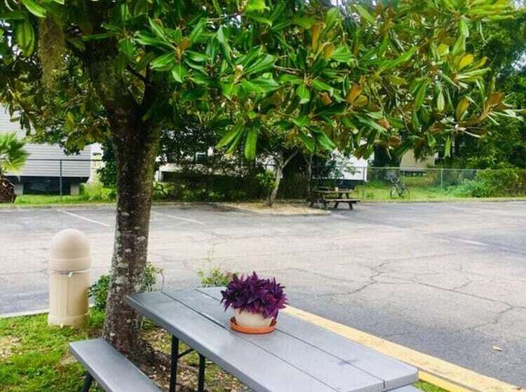 هتل Americas Best Value Inn Lake City