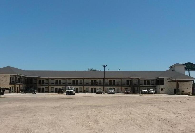 בית מלון כפרי Atria Inn & Suites