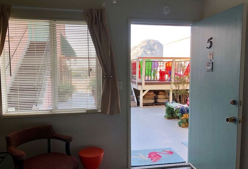 בית מלון כפרי Bayfront Inn