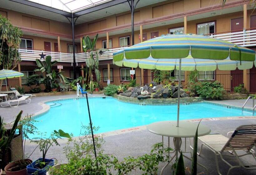 هتل Budget Host Inn