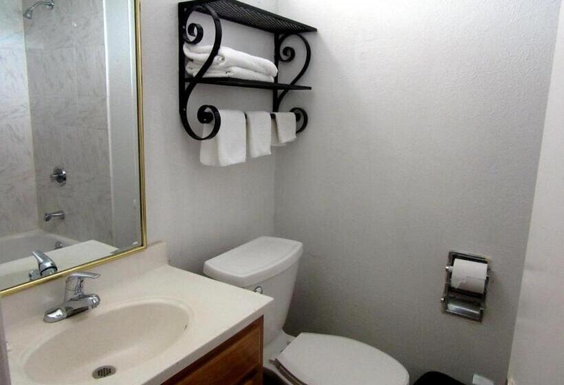 هتل Budget Host Inn