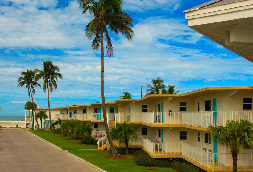 هتل Carousel Inn On The Beach