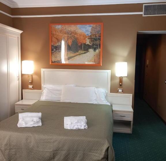 Fotos del hotel Cervara Park:  41