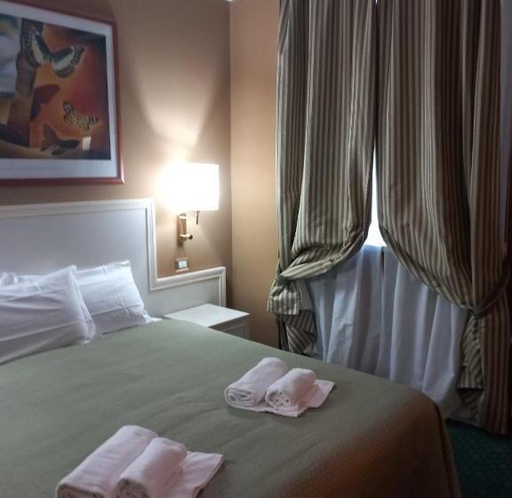 Fotos del hotel Cervara Park:  6