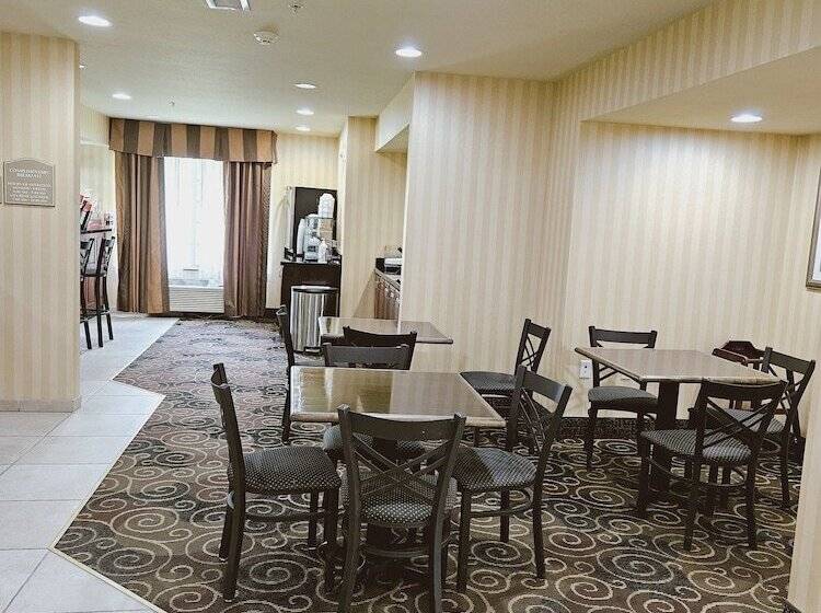 فندق Cobblestone Inn & Suites  Bloomfield