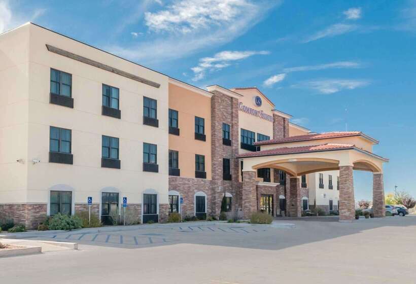 هتل Comfort Suites