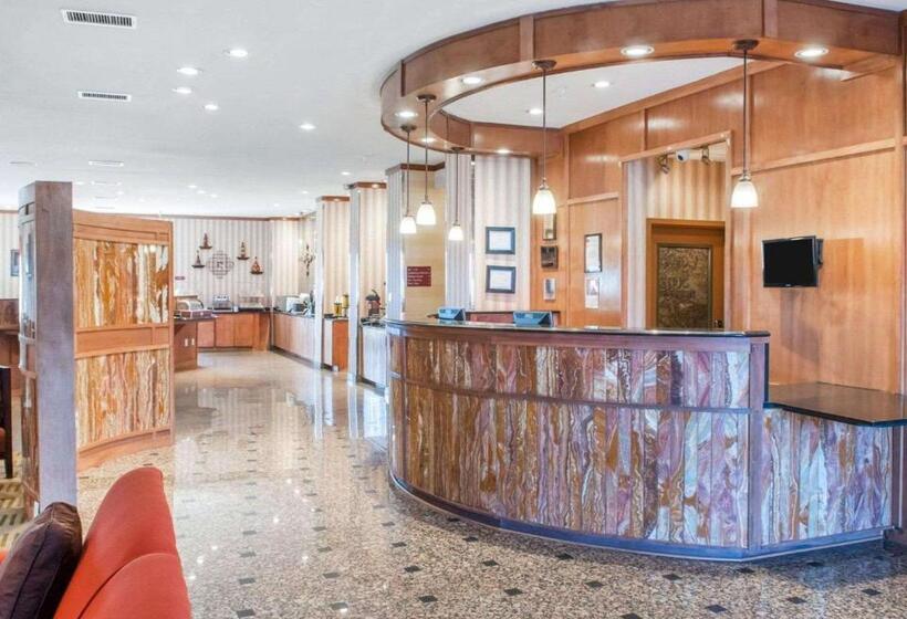 هتل Comfort Suites