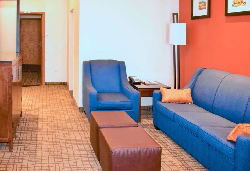 هتل Comfort Suites