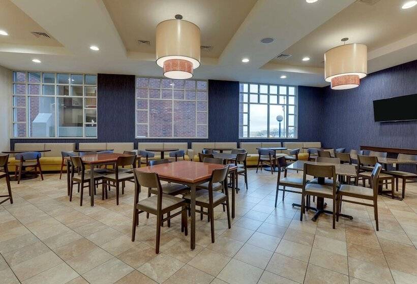 فندق Drury Inn & Suites St. Louis Arnold