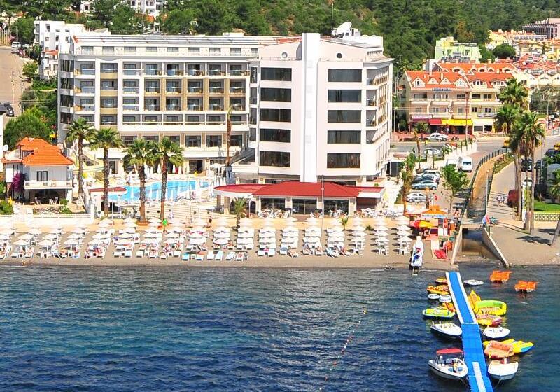 Hotel Golden Rock Beach