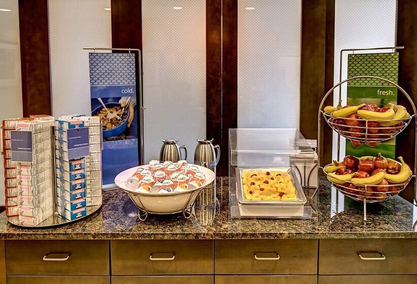 هتل Hampton Inn & Suites Rochester/henrietta