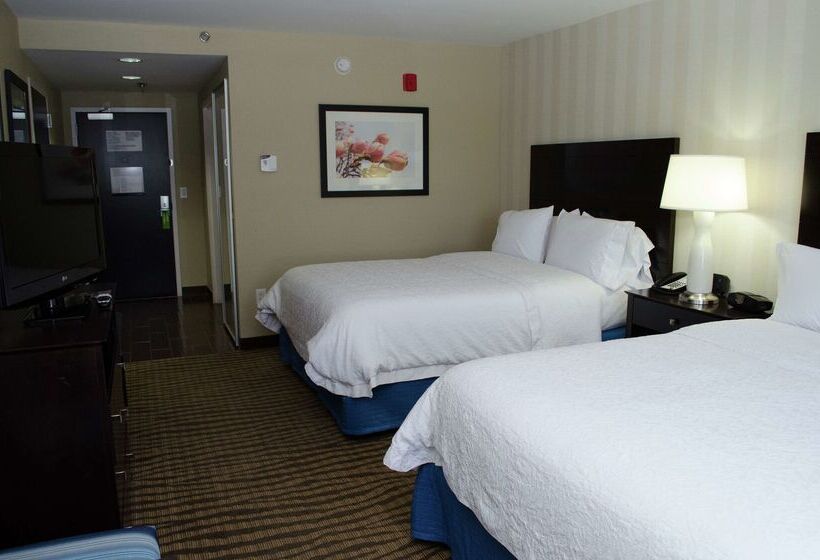 בית מלון כפרי Hampton Inn Thomson