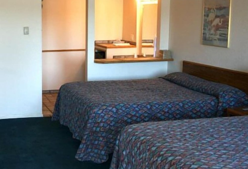 Отель High Chaparral Inn