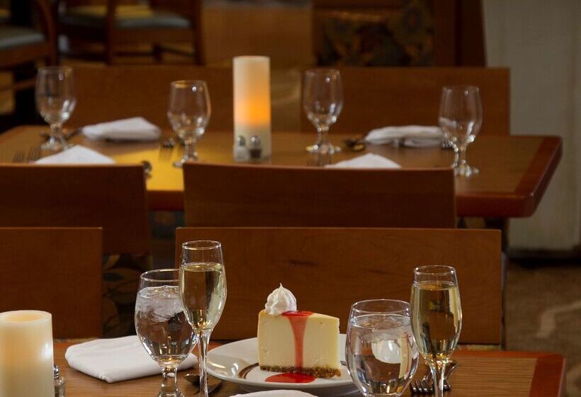 בית מלון כפרי Hilton Garden Inn Cedar Falls