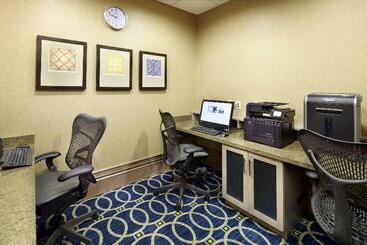 هتل Hilton Garden Inn Texarkana