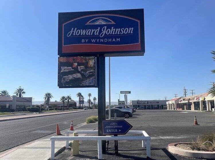 בית מלון כפרי Howard Johnson By Wyndham Ridgecrest, Ca
