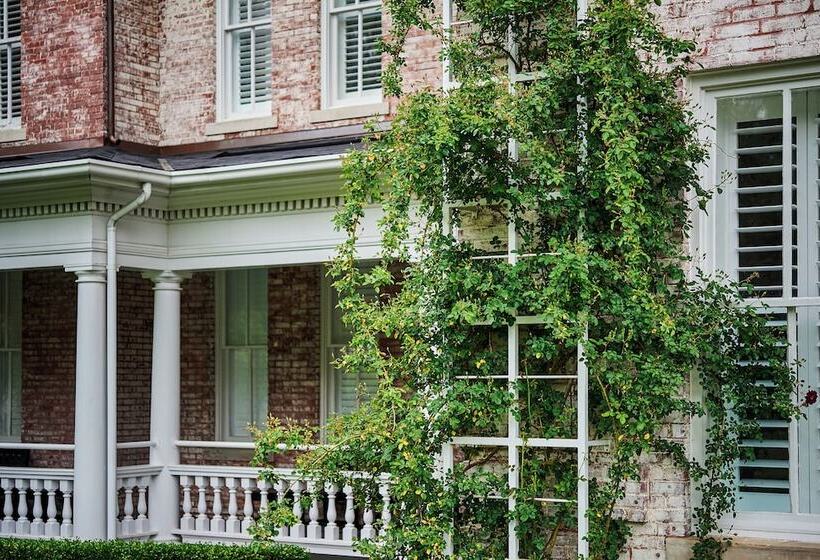 هتل Inn At Carnall Hall