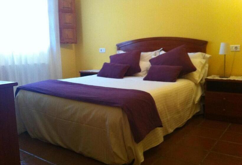 Fotos del hotel L Ermita Casa Ripo:  5