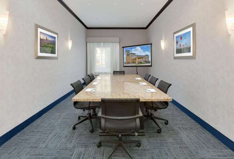 בית מלון כפרי La Quinta By Wyndham Denton   University Drive