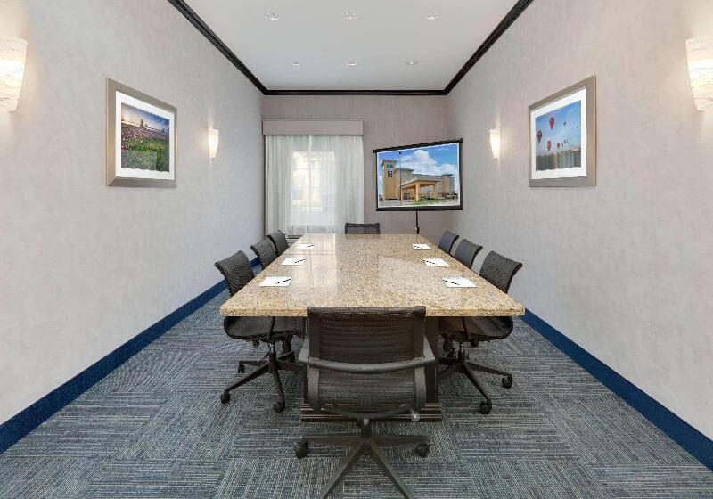 בית מלון כפרי La Quinta By Wyndham Denton   University Drive