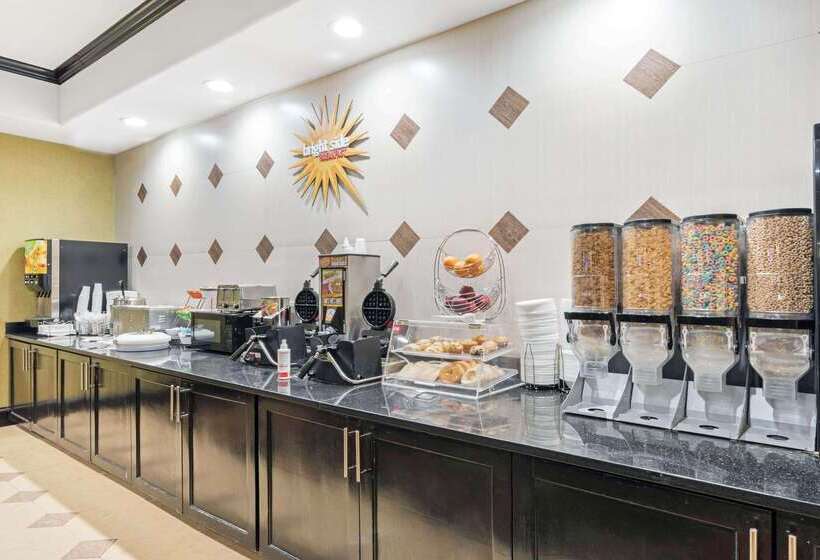 هتل La Quinta By Wyndham Mcalester