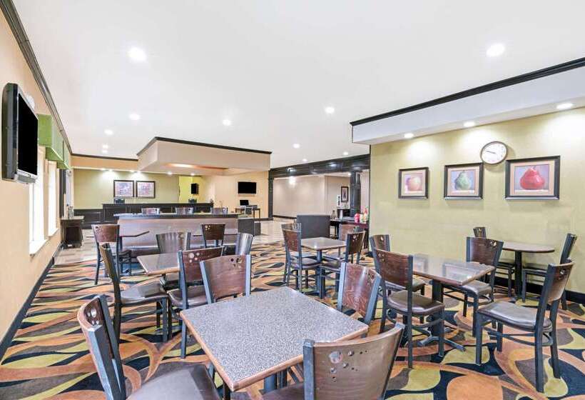 هتل La Quinta By Wyndham Mcalester