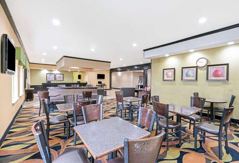 هتل La Quinta Inn & Suites By Wyndham Mcalester