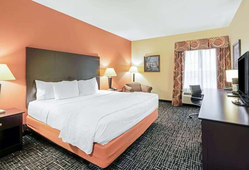 هتل La Quinta Inn & Suites By Wyndham Mcalester