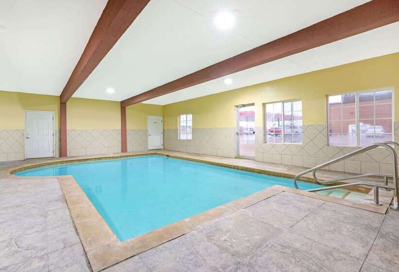 هتل La Quinta By Wyndham Mcalester