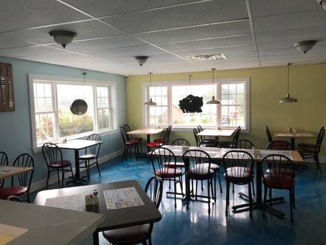 ホテル Lake Inn And Restaurant