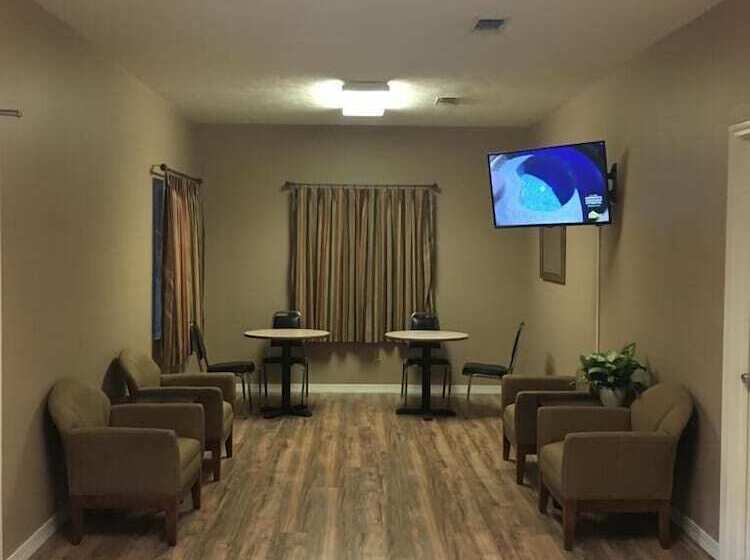 هتل Oak Tree Inn Eupora