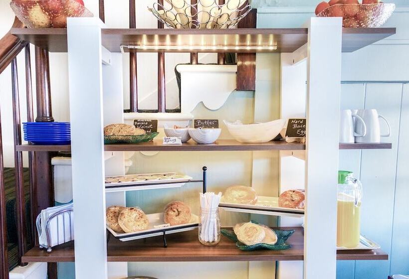 فندق Ocean Echo Inn & Beach Cottages