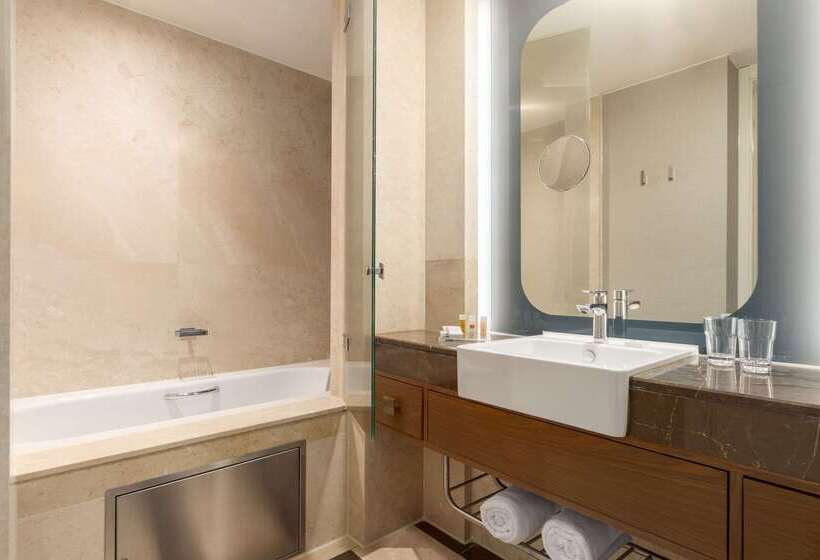 فندق Ramada Plaza By Wyndham Istanbul Tekstilkent