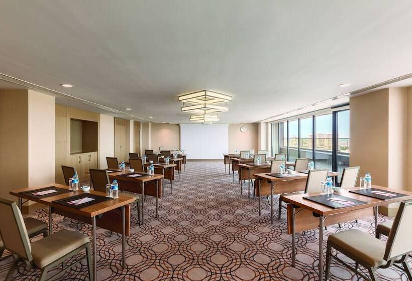 호텔 Ramada Plaza By Wyndham Istanbul Tekstilkent