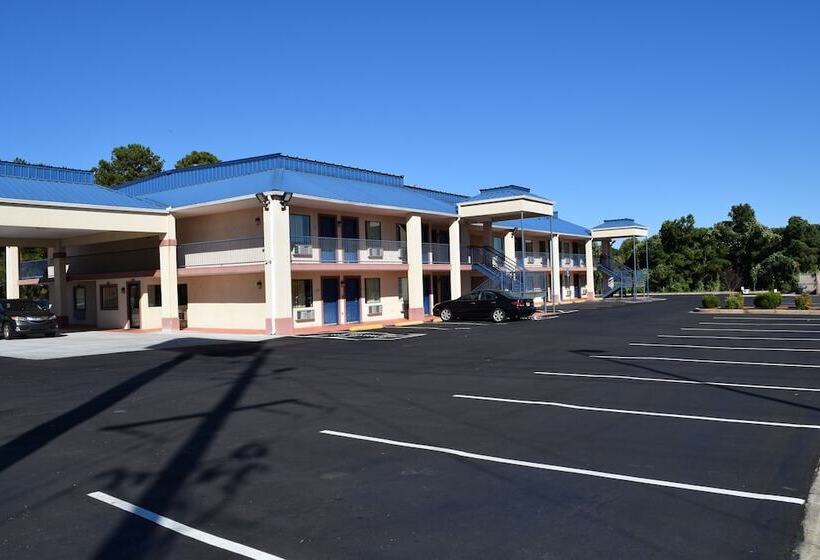 هتل Royal Inn & Suites