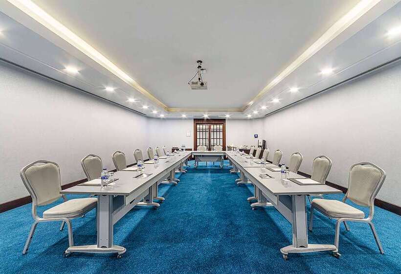 Fotos del hotel Wyndham Grand Istanbul Kalamis Marina:  48