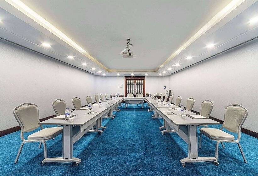 Fotos del hotel Wyndham Grand Istanbul Kalamis Marina:  50