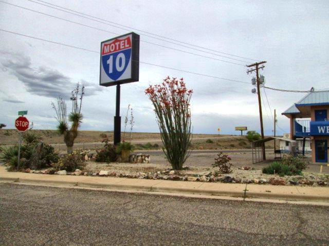 Motel 10