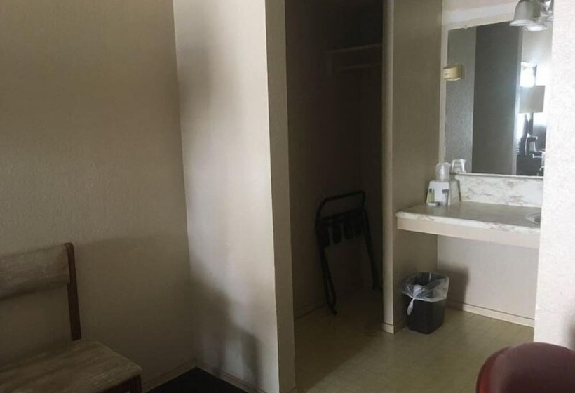 汽车旅馆  Caravan Inn