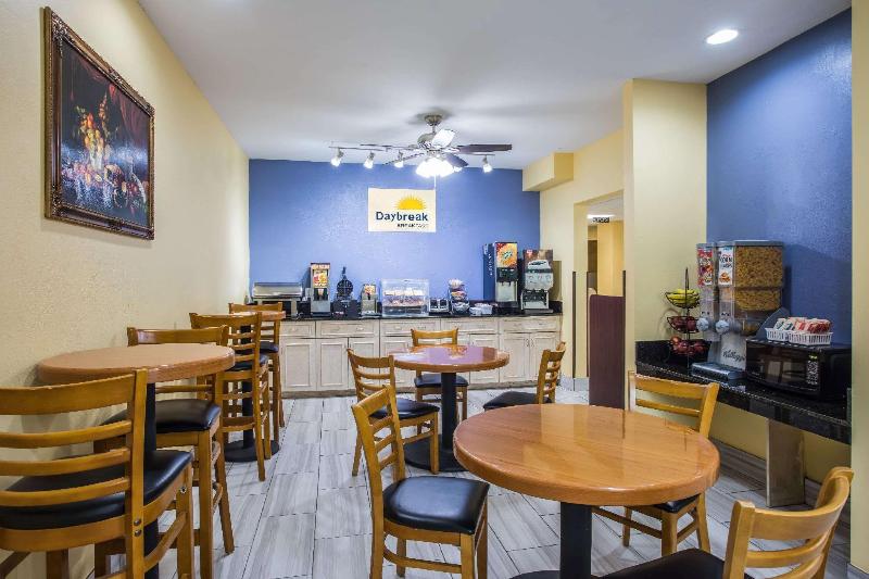 فندق على الطريق Days Inn & Suites By Wyndham Augusta Near Fort Eisenhower