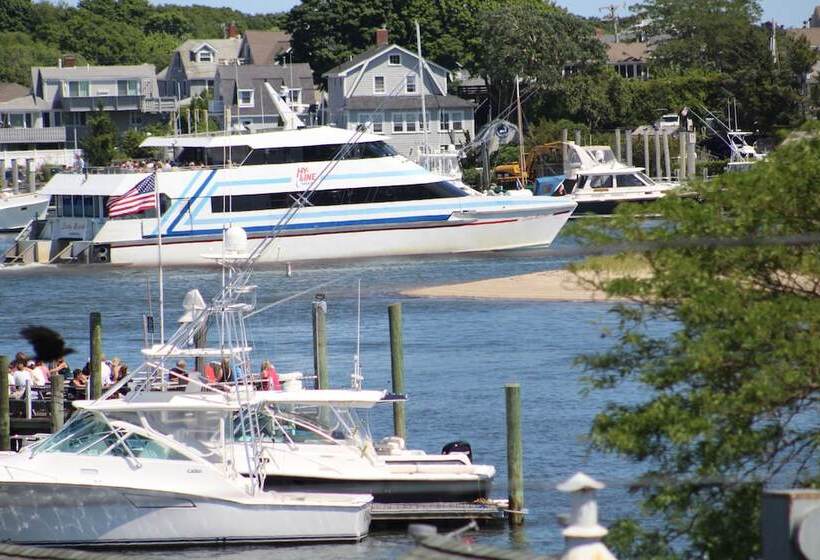 مُتل Ocean Street Inn On Hyannis Harbor