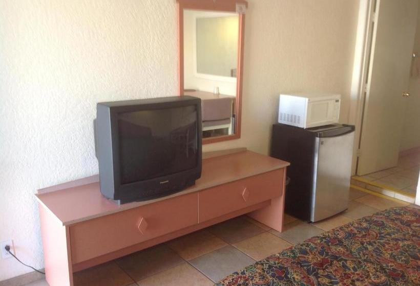 Redwood Motel