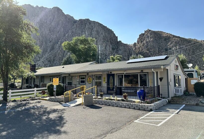 אתר נופש Meadowcliff Lodge Coleville