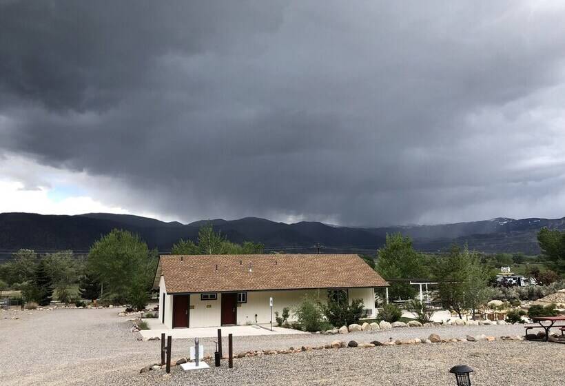 אתר נופש Meadowcliff Lodge Coleville