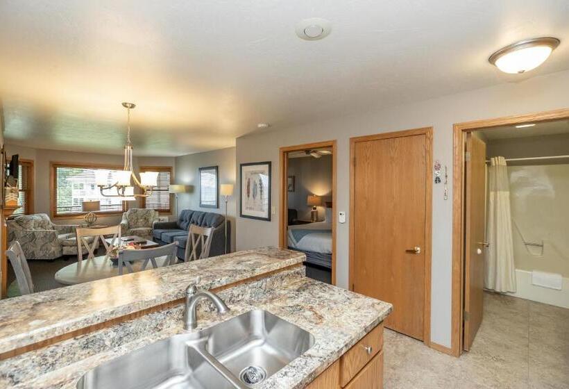 Westwood Shores Waterfront Resort