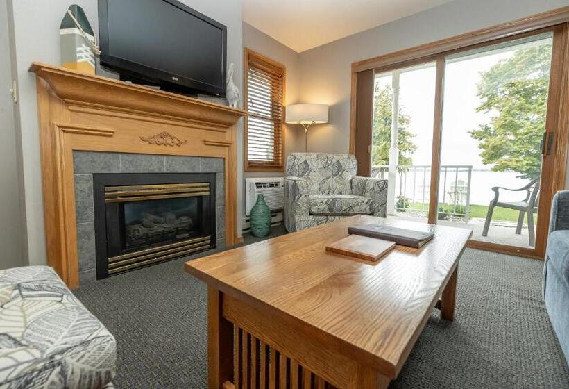 Westwood Shores Waterfront Resort