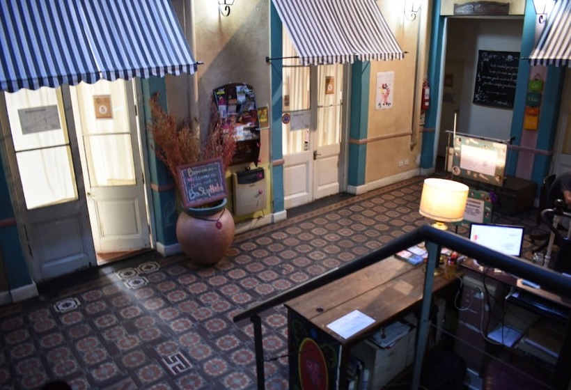 هاستل Ba Stop Hotel House