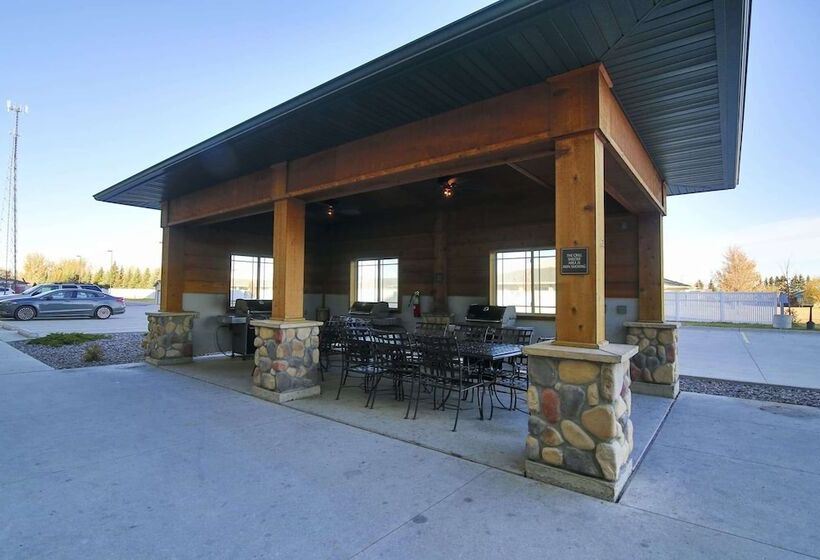 Hawthorn Extended Stay By Wyndham Minot